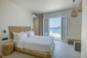 Lyra Sunset Suite